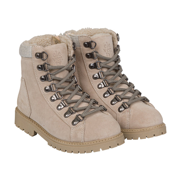 DESERT BOOTS