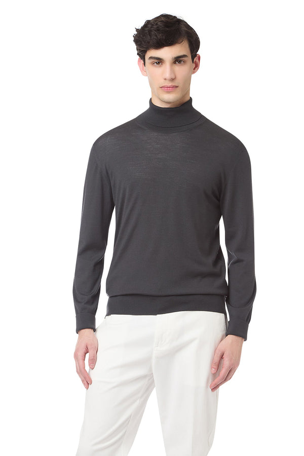 TURTLENECK SWEATER