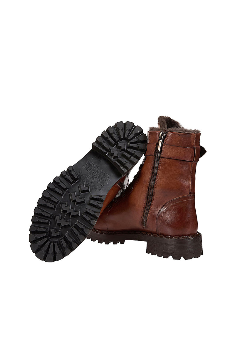 SHOE WITH SHEEPSKIN
